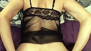 wife offers holes to stranger for access