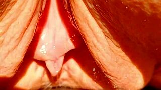 maturemons mature reveals huge wet pussy