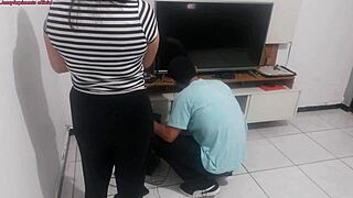 Dona De Casa Reclama Com O Técnico Que O Marido Não Percebeu Sua Lingerie Nova Ela Coloca E Pede A Opinião Do Técnico