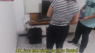 Dona De Casa Reclama Com O Técnico Que O Marido Não Percebeu Sua Lingerie Nova Ela Coloca E Pede A Opinião Do Técnico