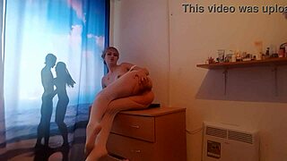 มิลฟ์บลอนด์เสียวตัวเอง