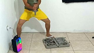 oy CUMPLIRE mi gran FANTASIA watching my hijastro in gym aerobics