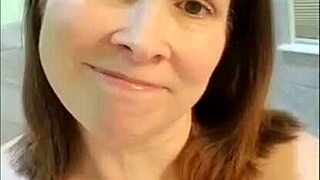 Lynnette Lyons gets interviewed for xvideos with preview of water sports and facials