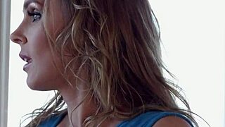 Does Lesbian Milf Crave Fingering Teen Babe's Pussy Outdoors?