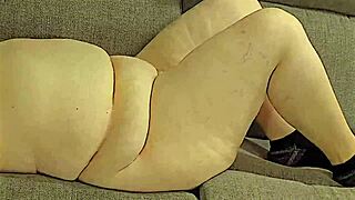 Cum watch this 50-year-old busty MILF work out in leggings showing off her big fat white ass and wide open pussy up close.