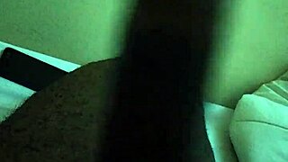 Dubai Mature Women Seek Discreet Weekend Cock