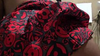 oh my god, i went to play videogame but he couldn't resist the lust, sucked me and came deliciously!