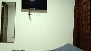 Hijastro Shares Bed With Madrastra But Avoids Touching Her With Pene!