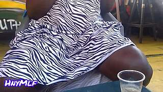 public bar pussy flashing for voyeurs 😏