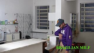 padrasto pauzudo fode a enteada na cozinha sem camisinha video completo no red sheer!