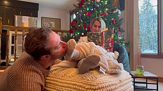 Santa Develops Strong Obsession With Barefoot Girlfriend's Feet During Christmas Fetish Play