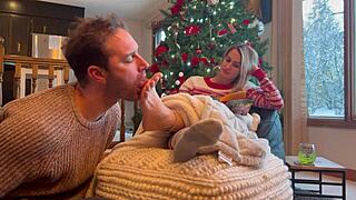 Santa Develops Strong Obsession With Barefoot Girlfriend's Feet During Christmas Fetish Play
