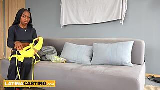 Hot hip hop dancer contrasts her moves by twerking on casting agent's big black cock for the job