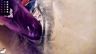 Amateur chilena squirts twice during intense videollamada session