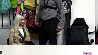 Gorgeous MILF Naomi Ryder cum eating crimes!