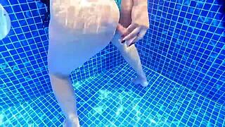 catching huge ass stranger at pool for rough cock pounding in wet pussy