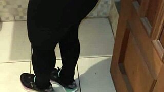 Empleada Venezolana Coqueteando With Boss In Bedroom!