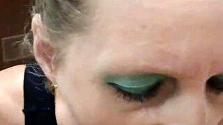 Dacă milfa prostituată germană Sandra face muie și înghite spermă în acțiune europeană?