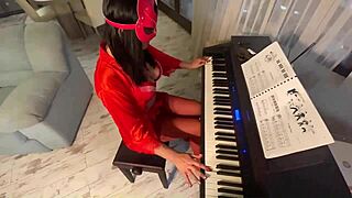 Milfycalla gives fetish romantic blowjobs as latina cum slut in big ass shorts compilation