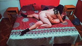 Amateurs Fucking Friends Big-ass Wife on All Fours with Creampie and Moaning