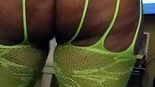 bug booty cousin dancing naked with big ass and tits shaking