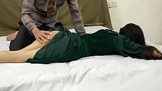 my 18young 18+ step sister was alone in the room i also went to her room and fucked her pussy at night