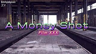 Breeding session contrasts with Cassandra experiencing her first breeding encounter