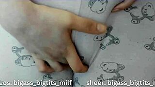 Cameltoe visible in my pajama bottoms