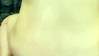 중국 밀프가 거실에서 침실까지 젖은 맑은 액체 흘리며 놀아