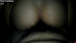 anal doloroso mi vecina quería saber que se siente por atrás y solita se lo metió en el culo