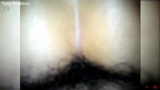 anal doloroso mi vecina quería saber que se siente por atrás y solita se lo metió en el culo