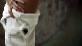 Този тип започва като ближе косматата й путка, после навежда бюстестата германска MILF за твърдо анално чукане и свирка.