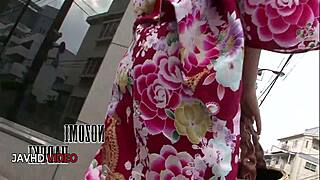 Blowjob Jepang Ganas Nozomi Berujung Creampie Meledak di Kasur