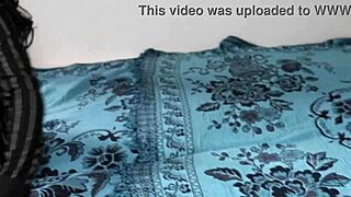 uh mio marito è un guardone watching me get fingered and fucked in this horny threesome