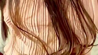 kesempatan ngentot sama istri teman yang chubby dengan doggystyle creampie dan ass shaking