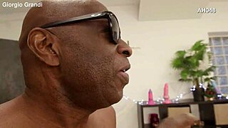 Join the behind-the-scenes chat with Nuria Millan and Vittoria Devine