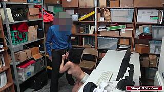 Polisi, Kamu Ngewe Pencuri Toko Latina Bertubuh Besar Keras