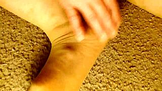 oh man, check out dawnskye1962 wigglin' and bouncin' in pantyhose for this retro solo update!!