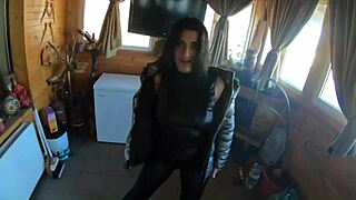 I love these intimate workout sessions as a milf with big ass and feet fetish... previewing my solo masturbation routine, uh, with dirty talk and all.