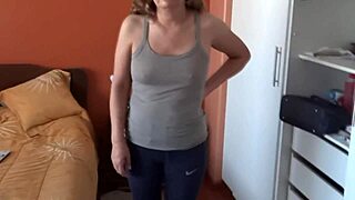 Stepmom Masturbates for Me, I Cum on Big Ass!