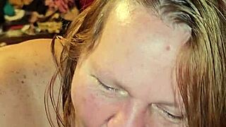 Big ass milf teases with her feet in hot fetish play