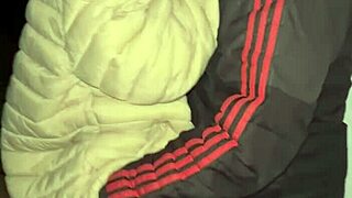 esposa PUTA exibe na praia e fode desconhecido NA FRENTE do corno no mirante!