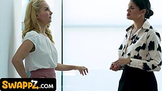 בן חורג מזיין אמא חורגת איליה לאב וטיפולת פני ברבר באורגיה טאבו טיפולית