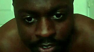 hey take off my glasses mid-dance explain fave workout pose