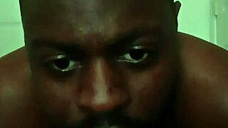 hey take off my glasses mid-dance explain fave workout pose