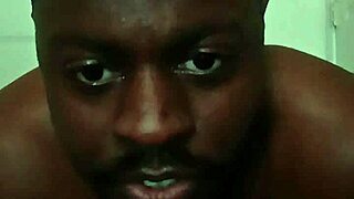 hey take off my glasses mid-dance explain fave workout pose