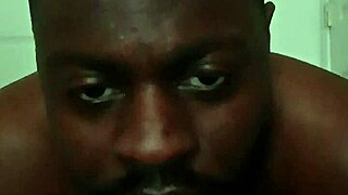 hey take off my glasses mid-dance explain fave workout pose