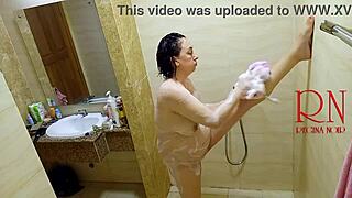 caught regina noir nude showering oiling curvy milf body voyeur cam