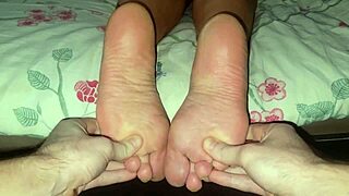stepmom's feet get oiled massage turning taboo real quick