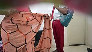 Băi, studentul ăsta o futE direct pe milfa fierbinte doggy style